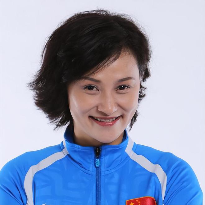 中国女子游泳小将_中国游泳冠军小女孩叫什么_游泳冠军女生