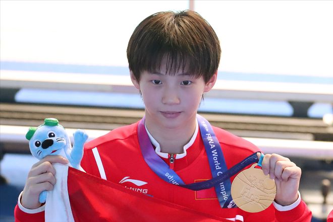 中国游泳冠军小女孩叫什么_中国女子游泳小将_游泳冠军女生