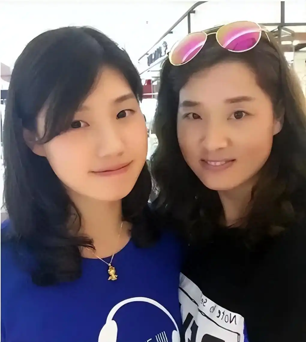游泳冠军孙雨霏父亲叫什么_男子游泳冠军孙_游泳冠军李雨霏