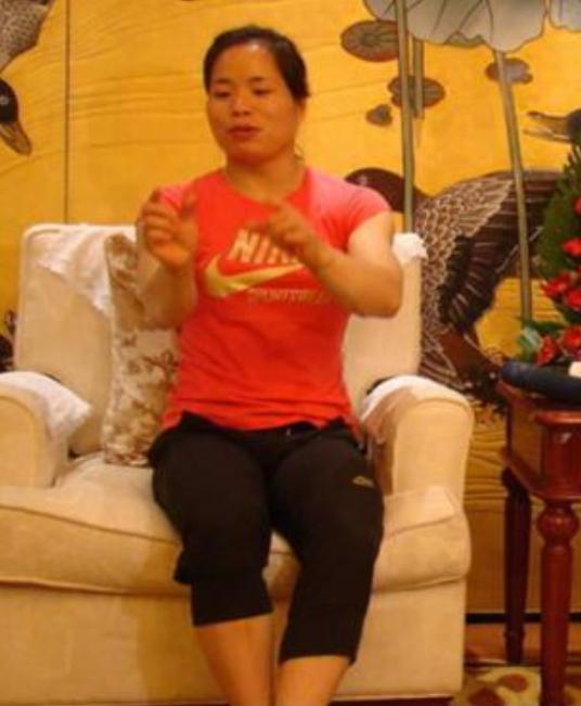 小孩举重冠军_举重冠军孩子怎么教育_举重冠军的孩子