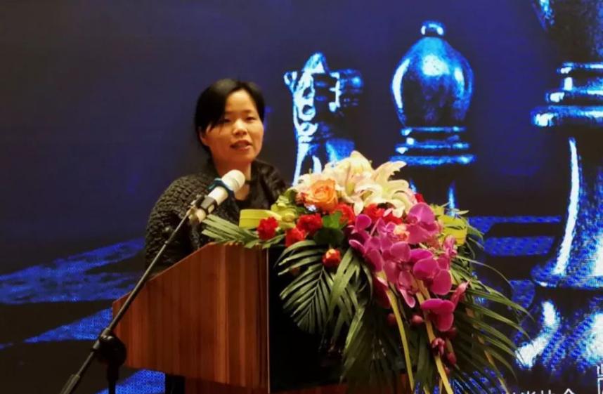 举重冠军的孩子_小孩举重冠军_举重冠军孩子怎么教育