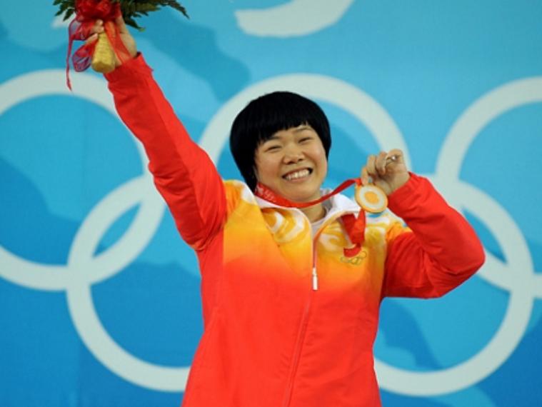 举重冠军孩子怎么教育_举重冠军的孩子_小孩举重冠军