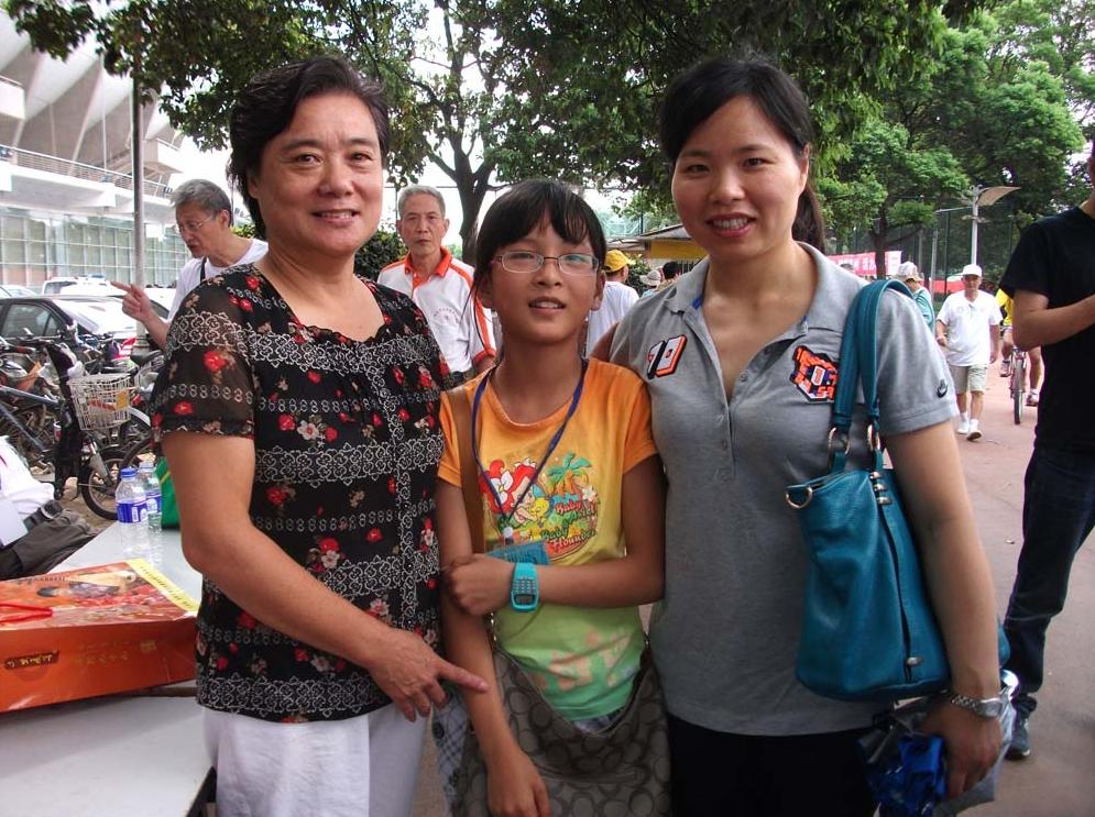 小孩举重冠军_举重冠军孩子怎么教育_举重冠军的孩子