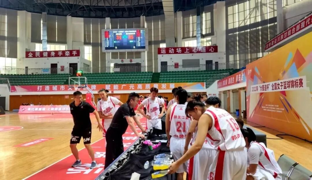 武汉市篮球冠军叫什么来着_武汉篮球第一人_武汉篮球名人