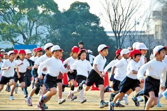 儿童钓鱼室外游泳技巧_儿童钓鱼室外游泳技巧_儿童钓鱼室外游泳技巧